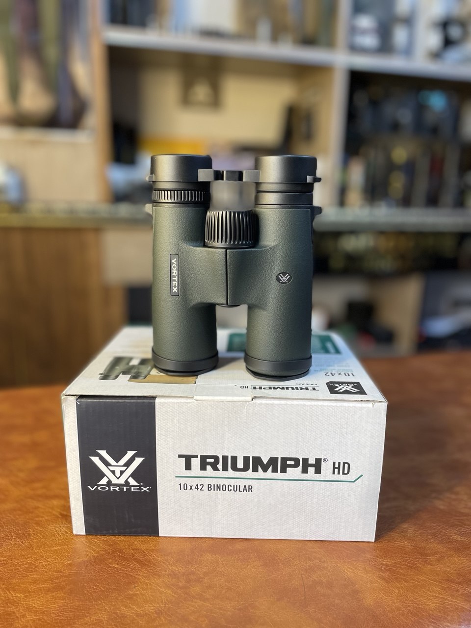 دوربین دوچشمی Vortex Triumph HD 10x42