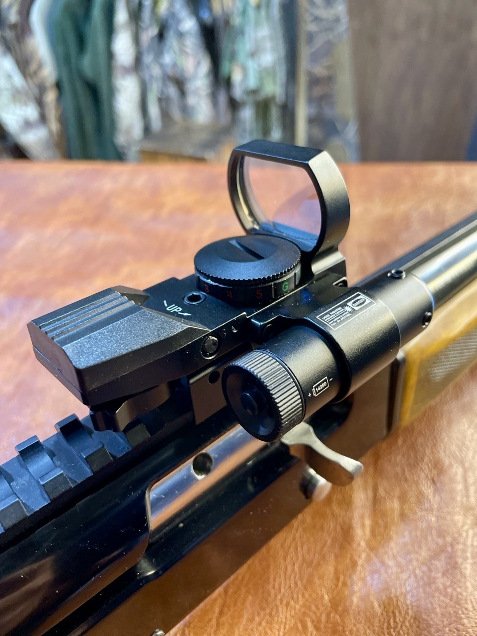 رددات تلوزیونی لیزر دار red and green dot reflex sight